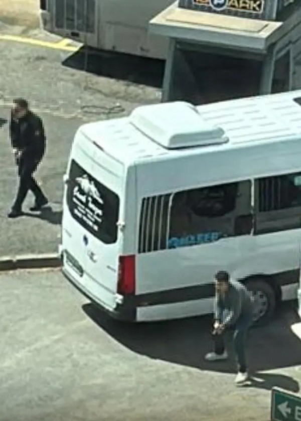 İstanbul'daki İsrail Konsolosluğu Önünde Silah Sesleri